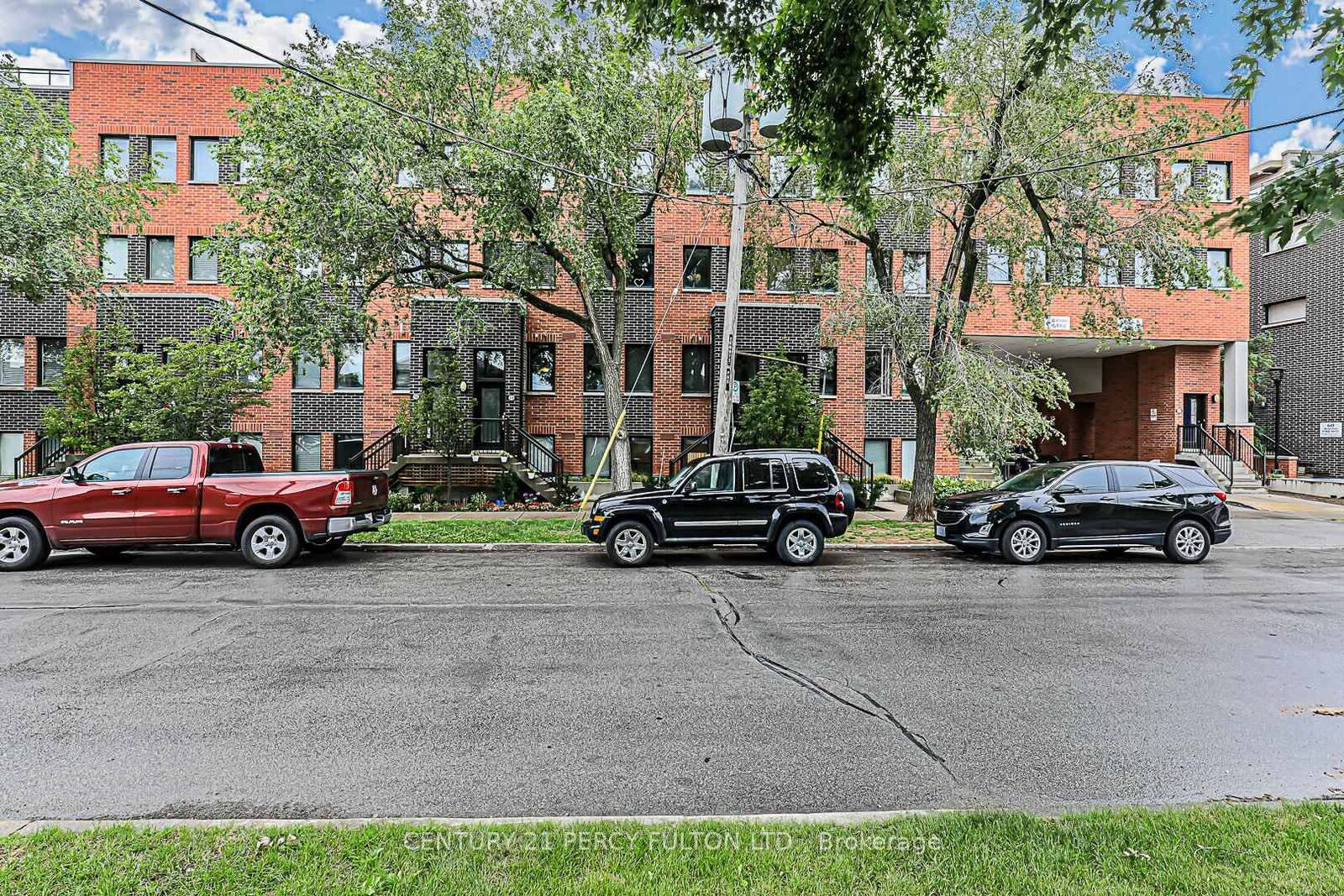 Property Photo:  68 Winston Park Boulevard 7  ON M3K 1C3 