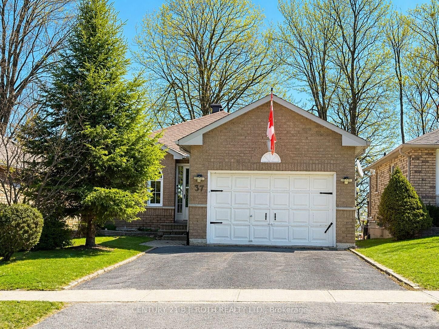 Property Photo: 37 Nicholson Drive ON L4N 8L7