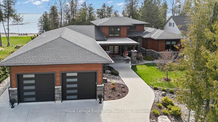 171 Huron Road — photo 1
