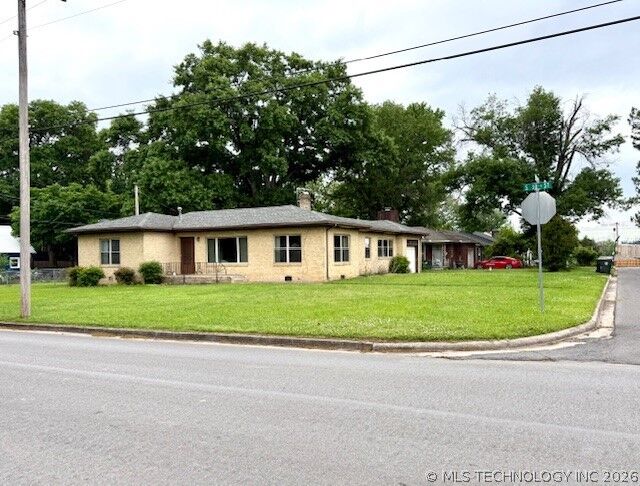Property Photo:  301 S 30th Street  OK 74401 