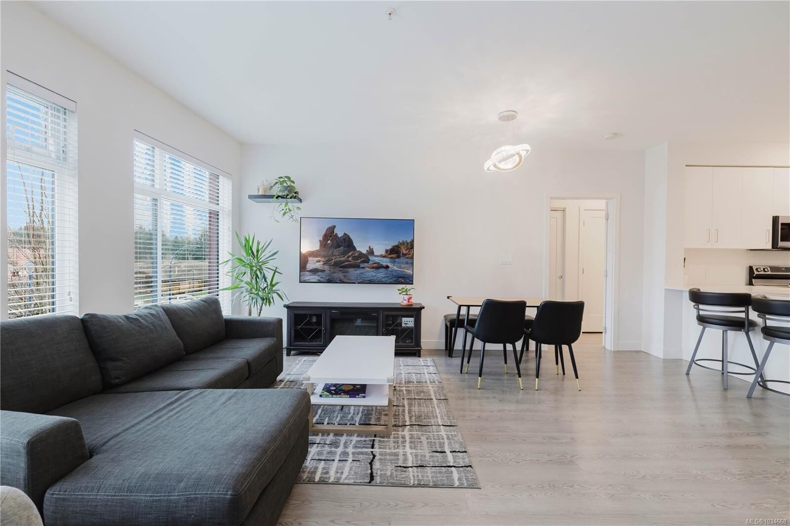 Property Photo:  707 Treanor Ave 202  BC V9B 0X7 