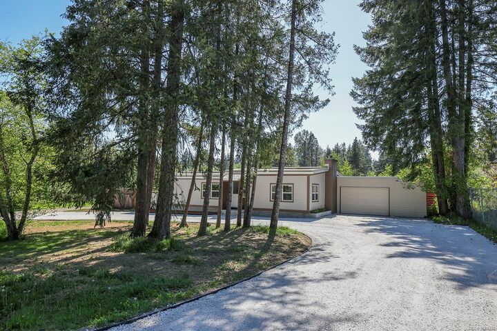 Property Photo: 747 Powerhouse Rd BC V9N 9L1