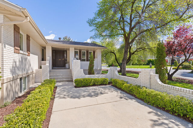 Property Photo:  10427 N Hidden Oak Dr  UT 84003 