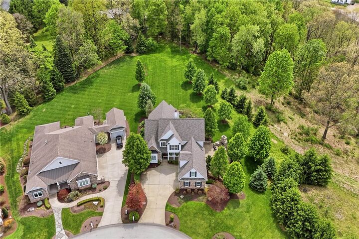 Property Photo:  5151 Trillium Dr  PA 15632 