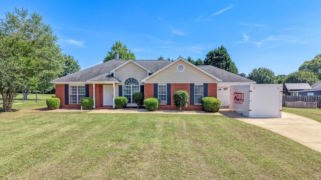 Property Photo:  102 Victorian Court  GA 31763 