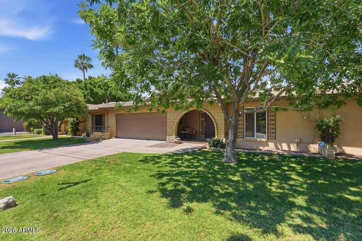 Property Photo:  1016 E Rose Lane  AZ 85014 
