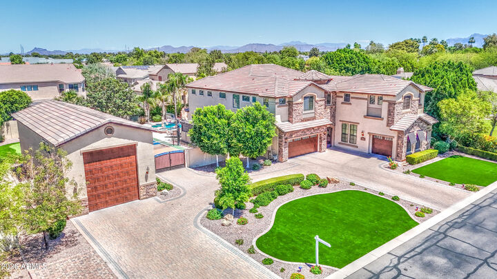 Property Photo:  2468 E Amber Court  AZ 85296 