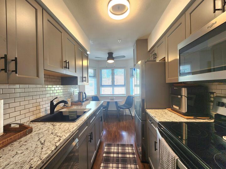 Property Photo:  921 Thurlow Street 204  BC V6E 1W3 