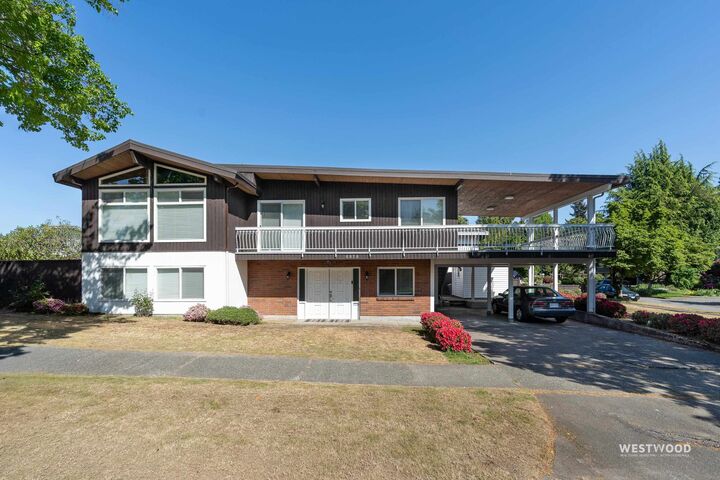 6858 Tyne Street — photo 1