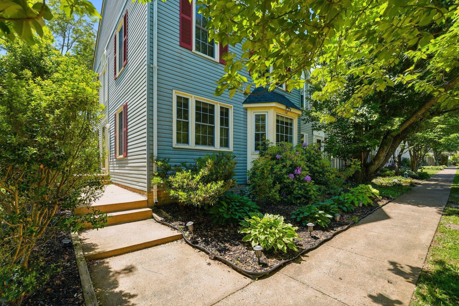 Property Photo: 719 Arbor Court VA 20186