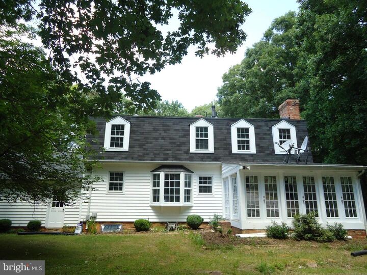 Property Photo:  6401 Wolf Run Hunt Court  VA 22039 