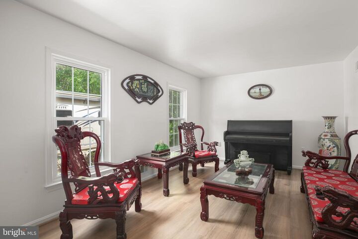 Property Photo: 6401 Wolf Run Hunt Court VA 22039