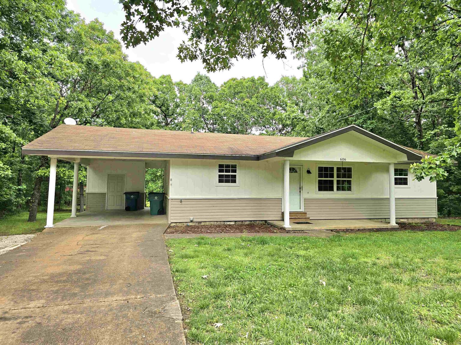 Property Photo:  606 Dove Lane  AR 72512 