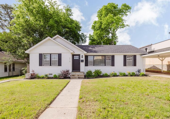 Property Photo:  213 E Narroway  AR 72015 