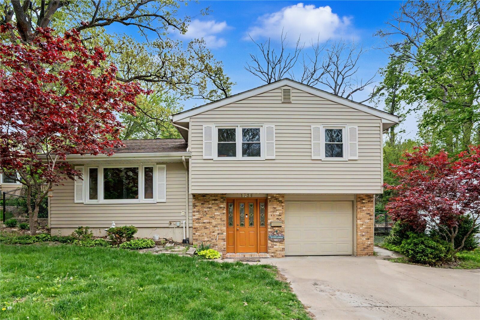 Property Photo:  1229 Hertz Drive SE  IA 52403 