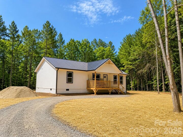 Property Photo:  2918 Ivory Place  NC 28630 