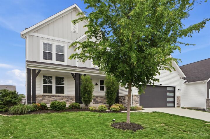 Property Photo:  1560 Englewood Court  OH 45039 