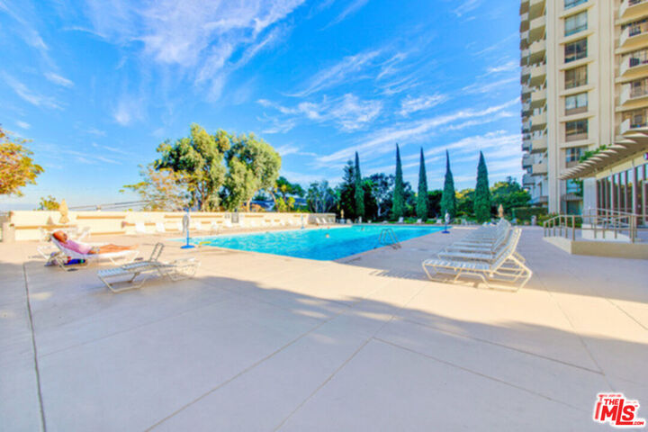 Property Photo:  2170 Century Park  CA 90067 