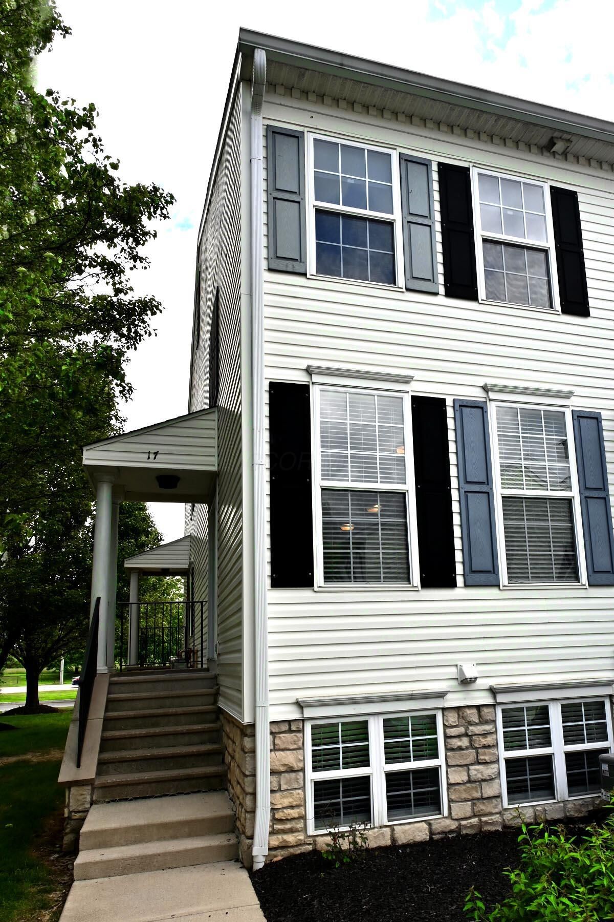 Property Photo: 17 Green Mill OH 43004