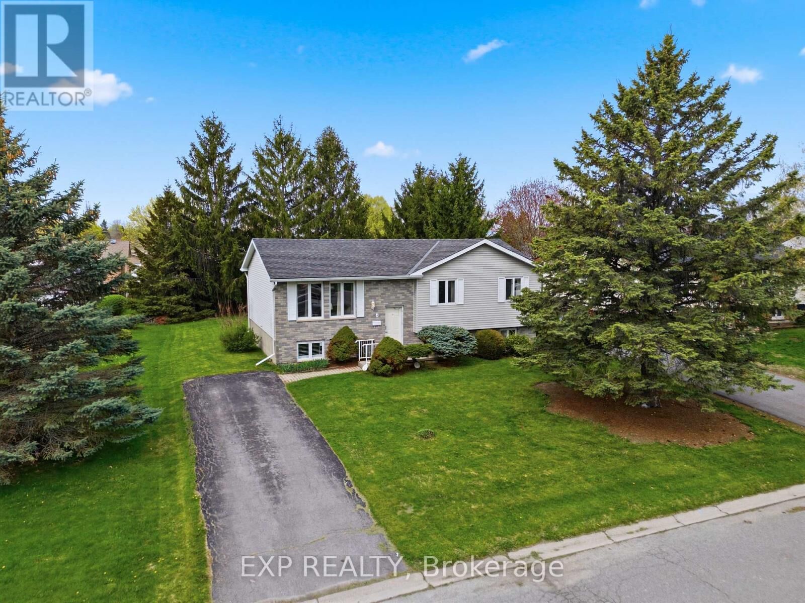 Property Photo:  6 Splinter Drive  ON K7R 3V1 