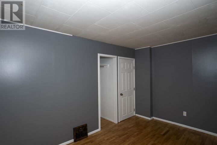 Property Photo:  288 Amelia St E  ON P7E 3Z7 