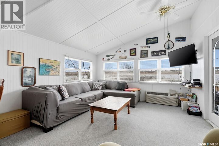 Property Photo:  57 Sebolt Bay  SK S4S 4C0 