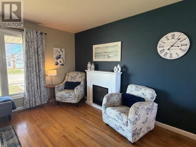 Property Photo:  17 Cartier St  ON P6B 3K1 