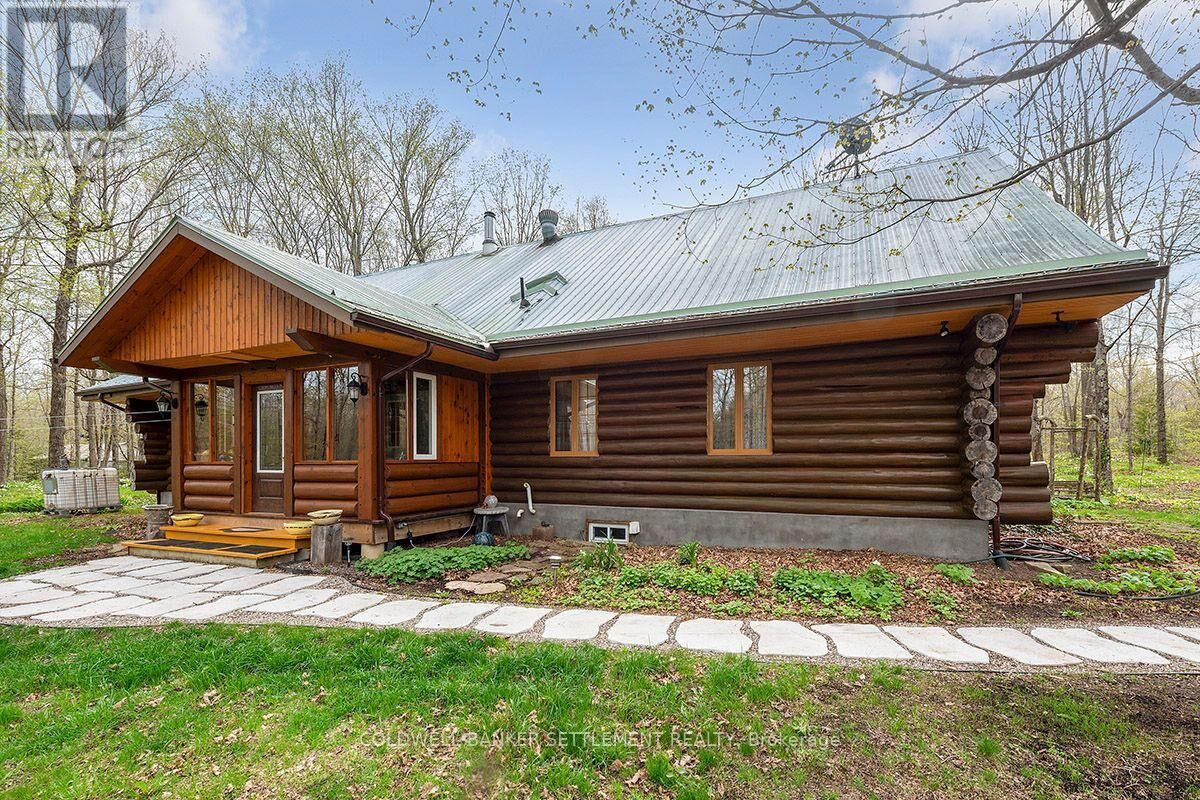 Property Photo: 506 Holbrook Road ON K7A 4S7