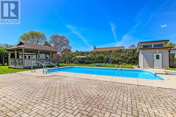 Property Photo:  720 Grenfell Drive  ON N5X 2C5 