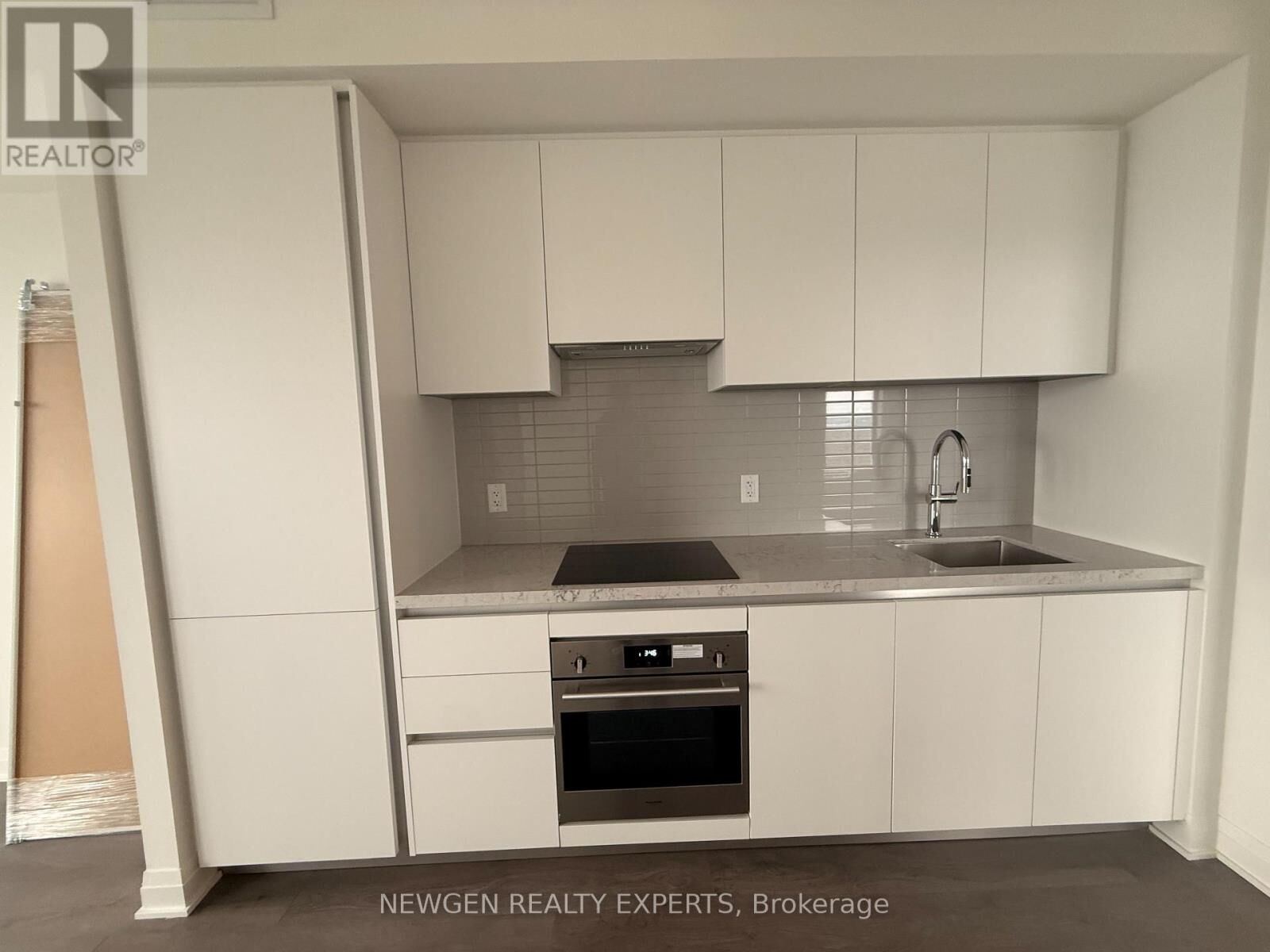Property Photo:  4015 The Exchange 5610  ON L5B 0N9 
