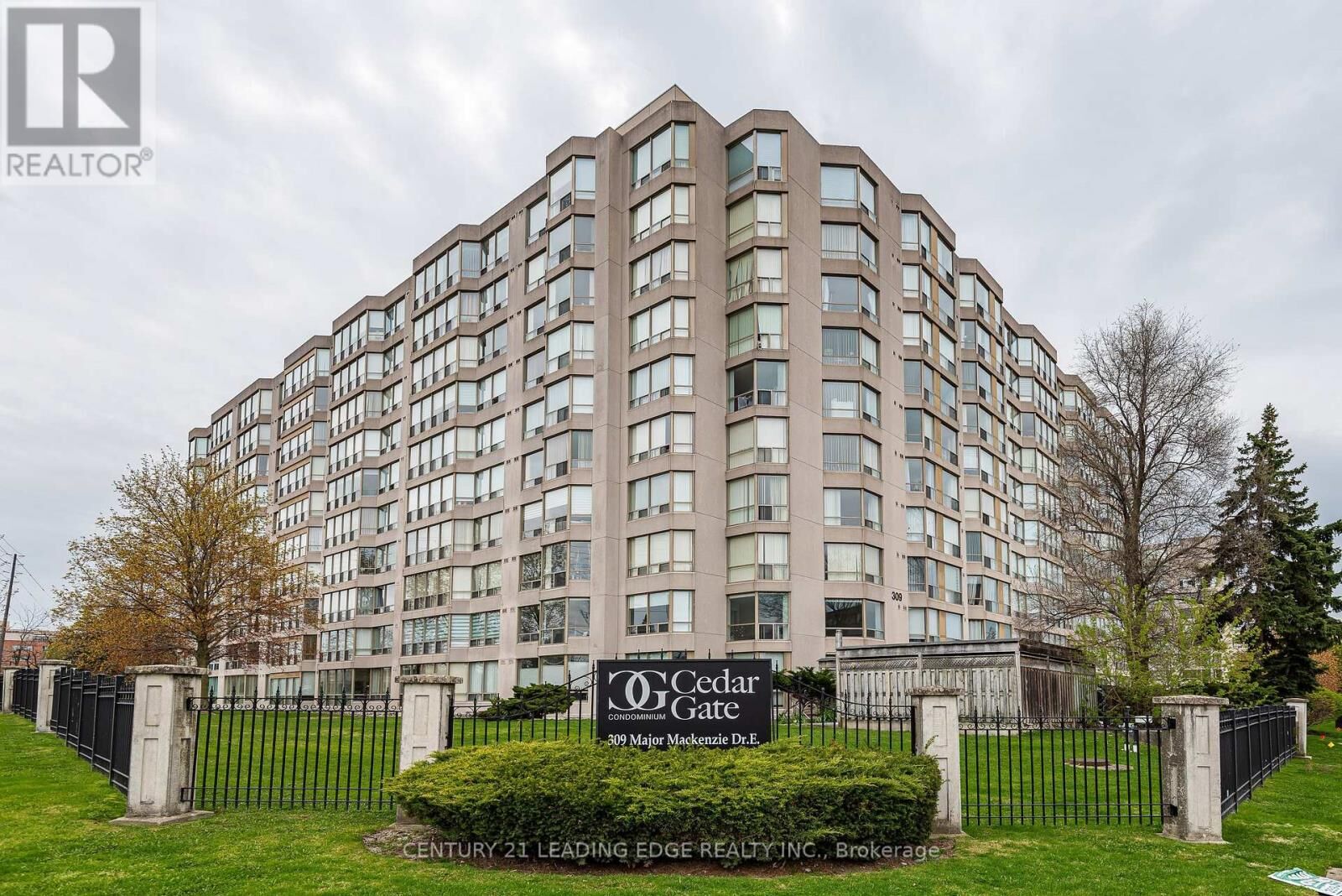 Property Photo:  309 Major Mackenzie Drive East 411  ON L4C 9V5 