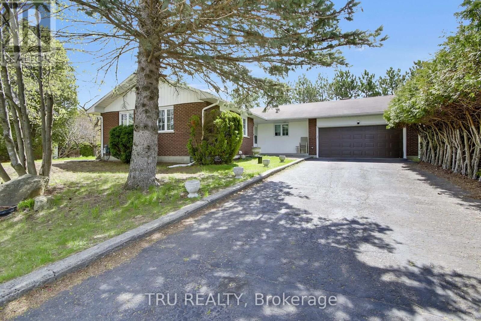 Property Photo:  7038 Shields Drive  ON K4P 1A7 