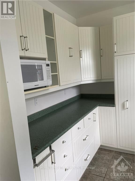 Property Photo:  321 Avondale Avenue 1  ON K1Z 7G7 