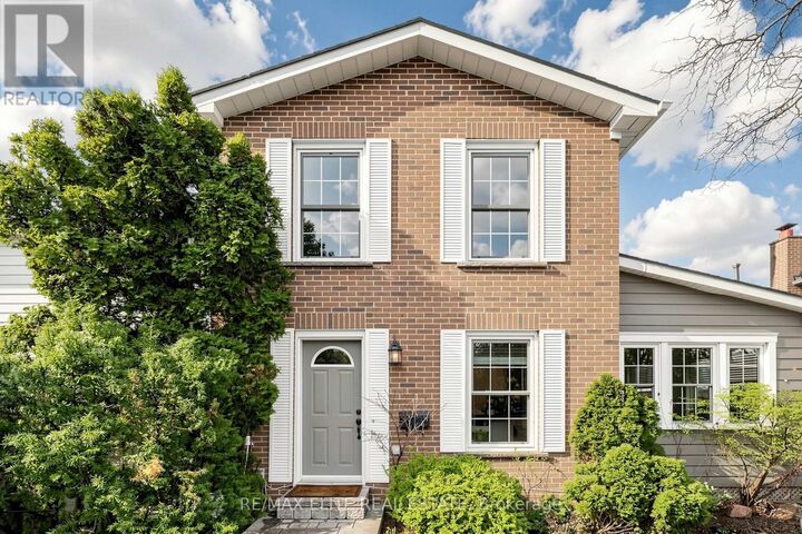 Property Photo:  74 Lillooet Crescent  ON L4C 5A7 