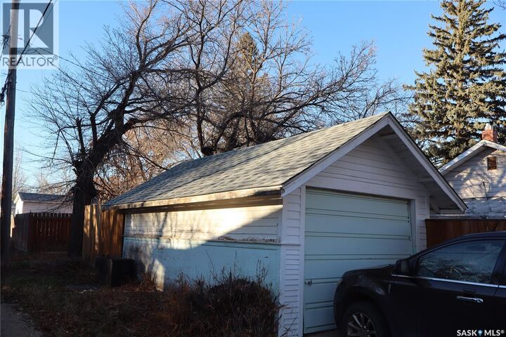 Property Photo:  203 5th Avenue W  SK S0H 0B0 