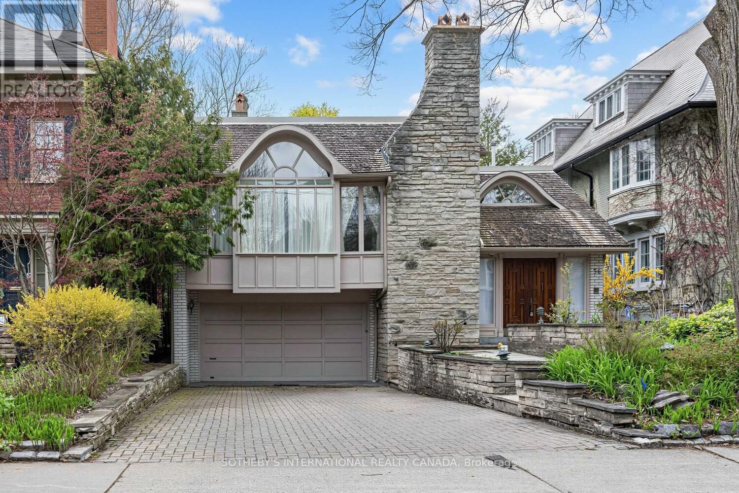 Property Photo:  36 Hawthorn Avenue  ON M4W 2Z2 