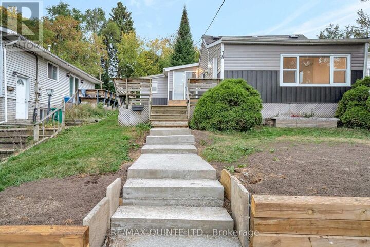 Property Photo:  78 Wallbridge Cres Crescent  ON K8P 1Z4 
