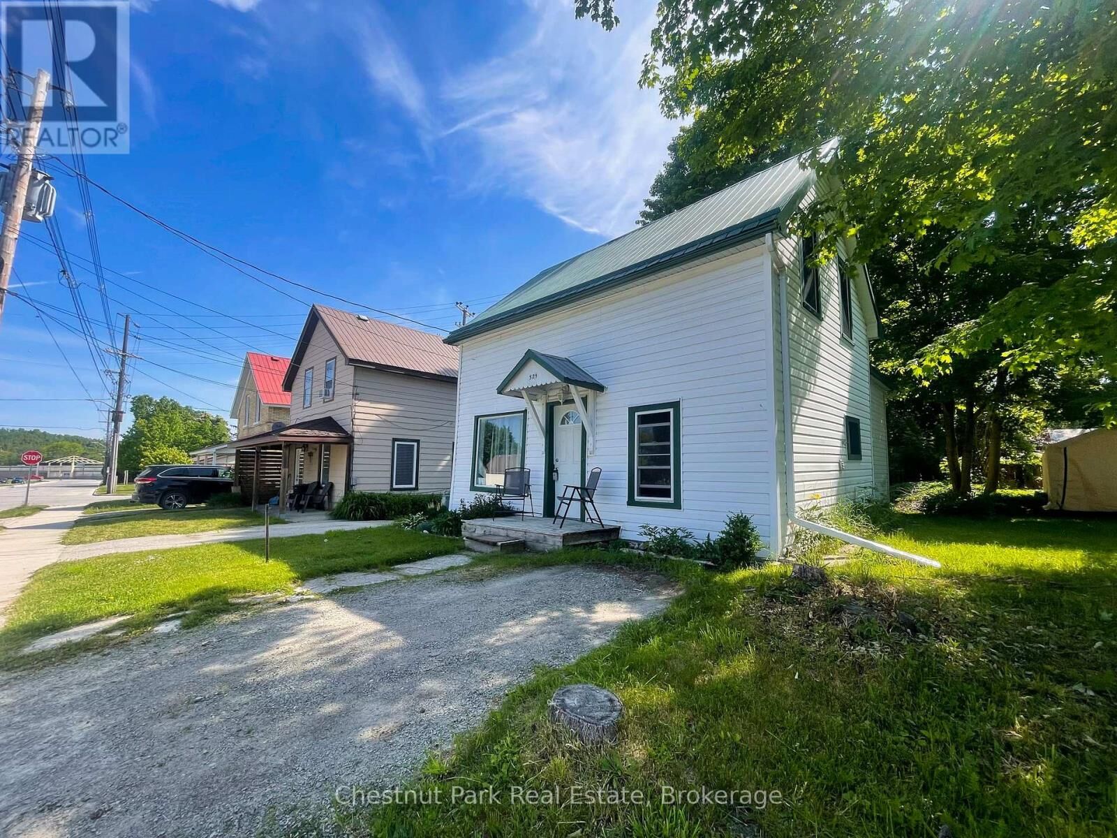Property Photo:  529 Claude Street  ON N0H 2T0 