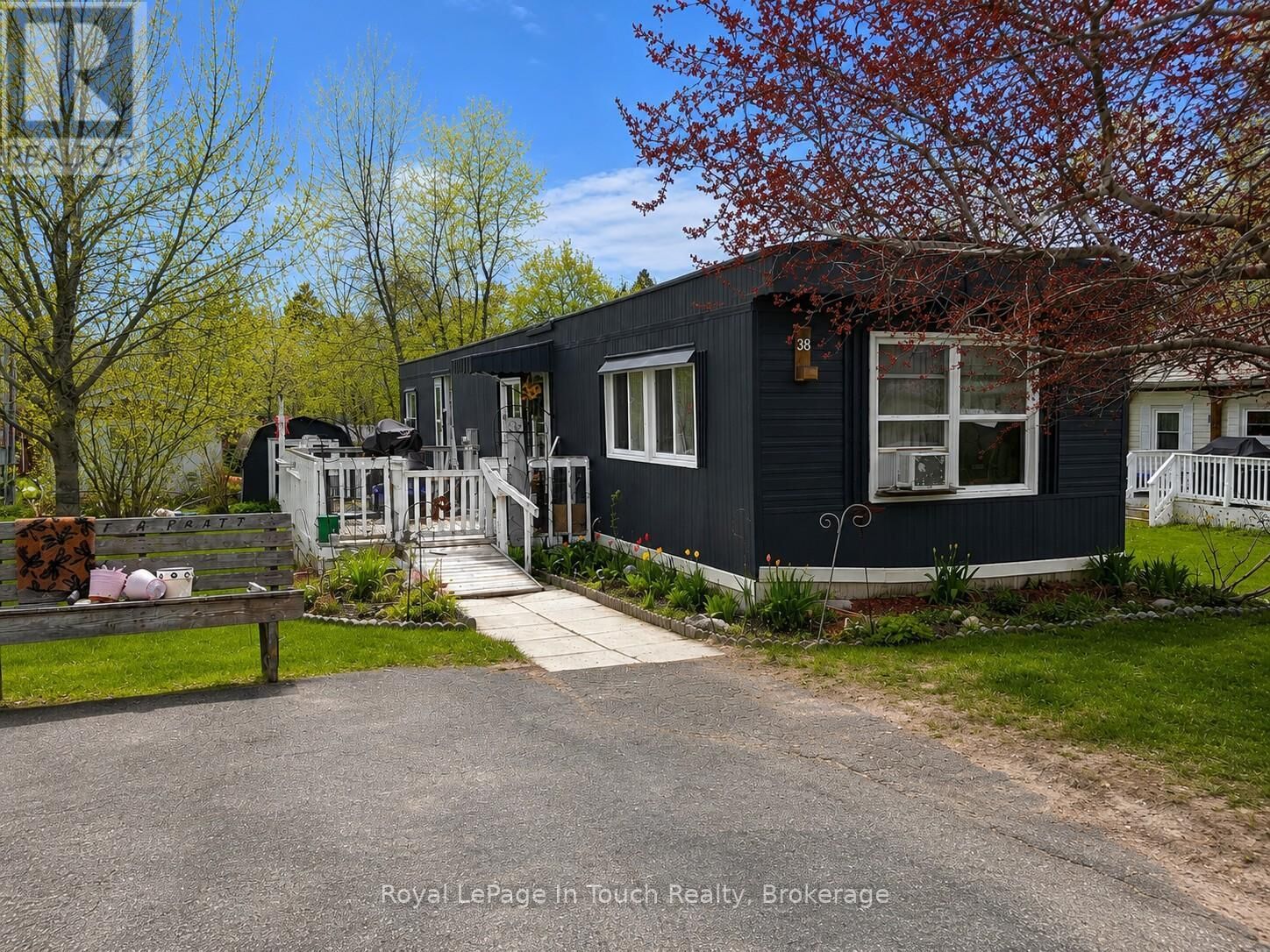 Property Photo:  38 Northland Road  ON L4R 0B9 