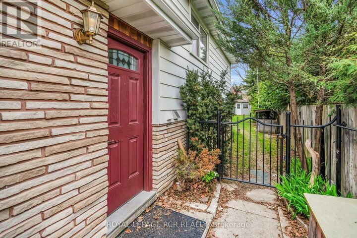 Property Photo:  126 Nelson Street B  ON L9R 1J5 