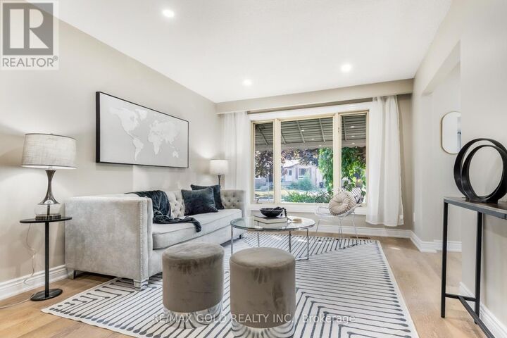 Property Photo:  27 Sylvia Street  ON L4M 5J2 