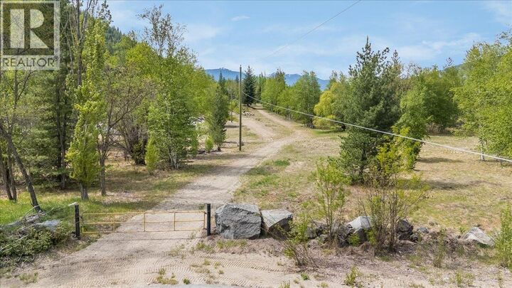 Spance Road — photo 1