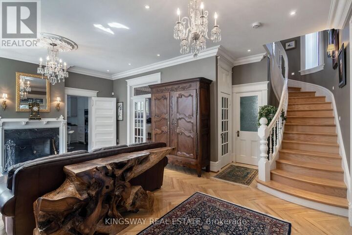 Property Photo:  166 High Park Avenue  ON M6P 2S4 