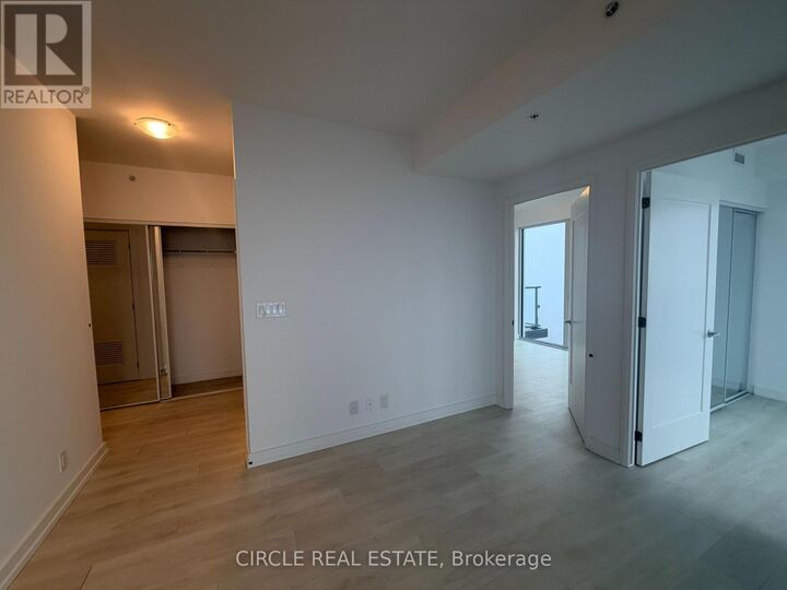 Property Photo:  75 James Street South 2414  ON L8P 4V8 