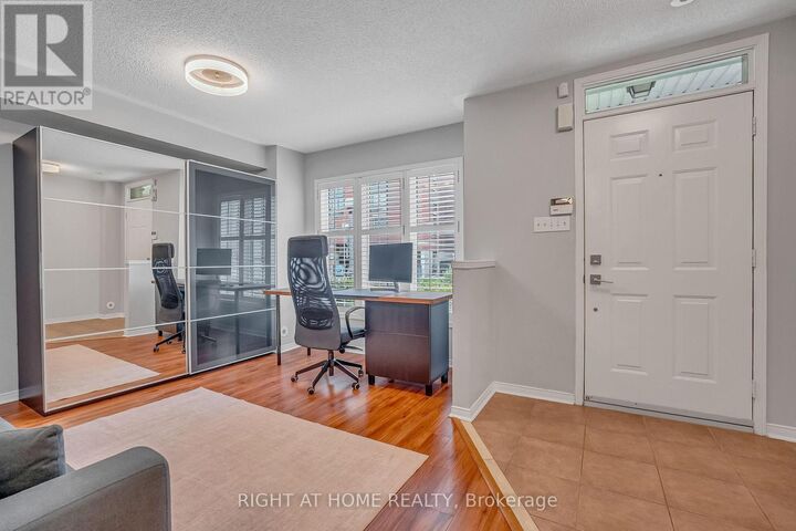 Property Photo:  141 Thirteenth Street 5  ON M8V 4E4 