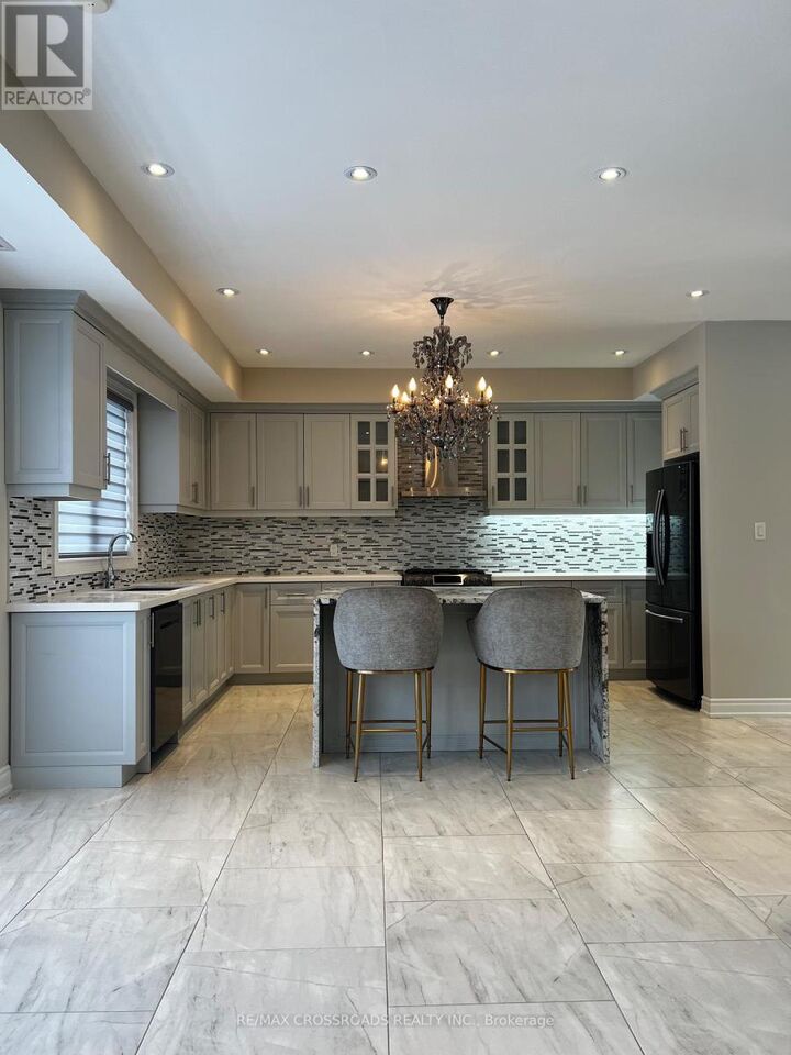Property Photo:  602 Lake Drive South  ON L4P 1T5 