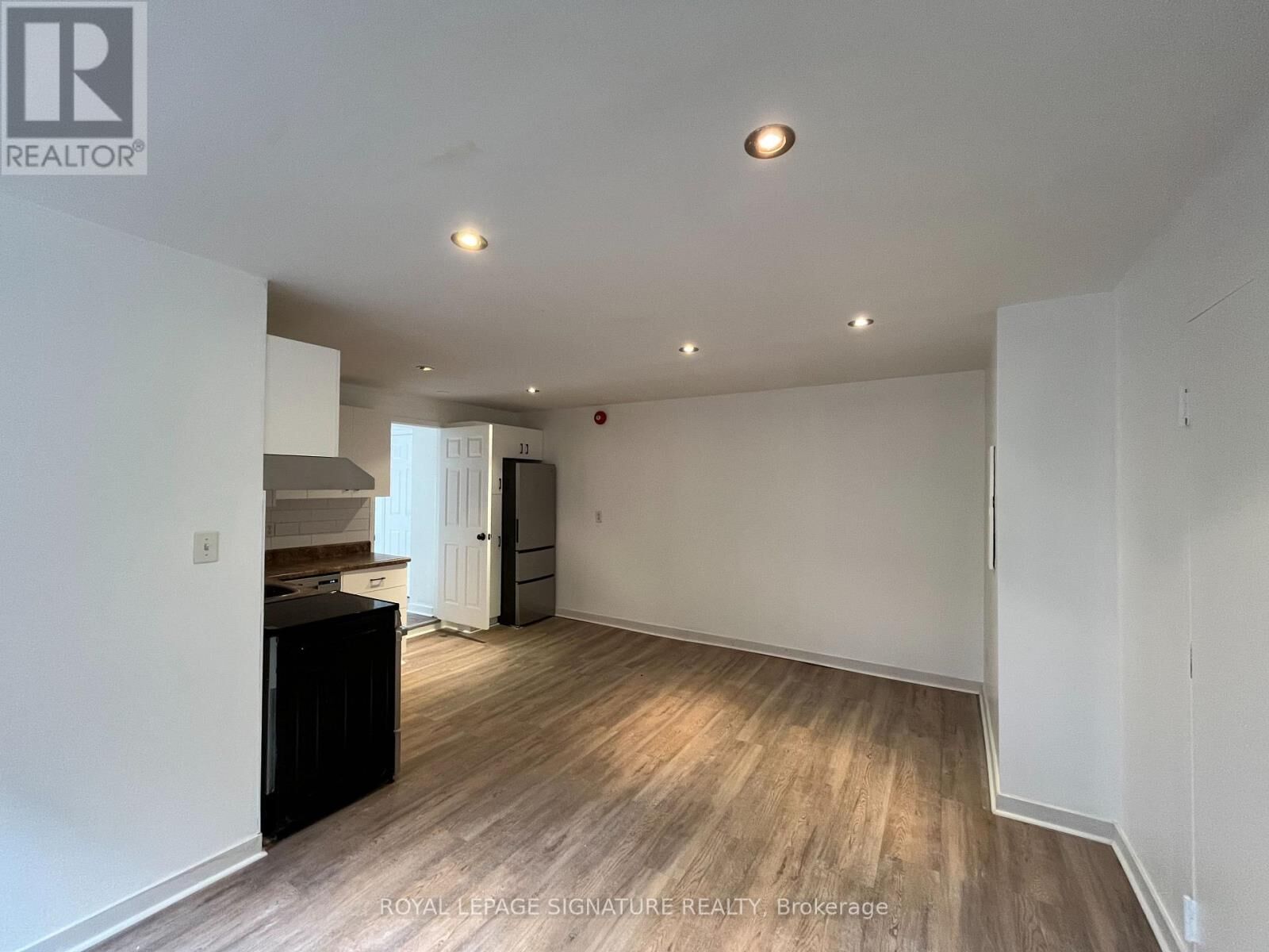 Property Photo:  557 Markham Street 102  ON M6G 2L6 