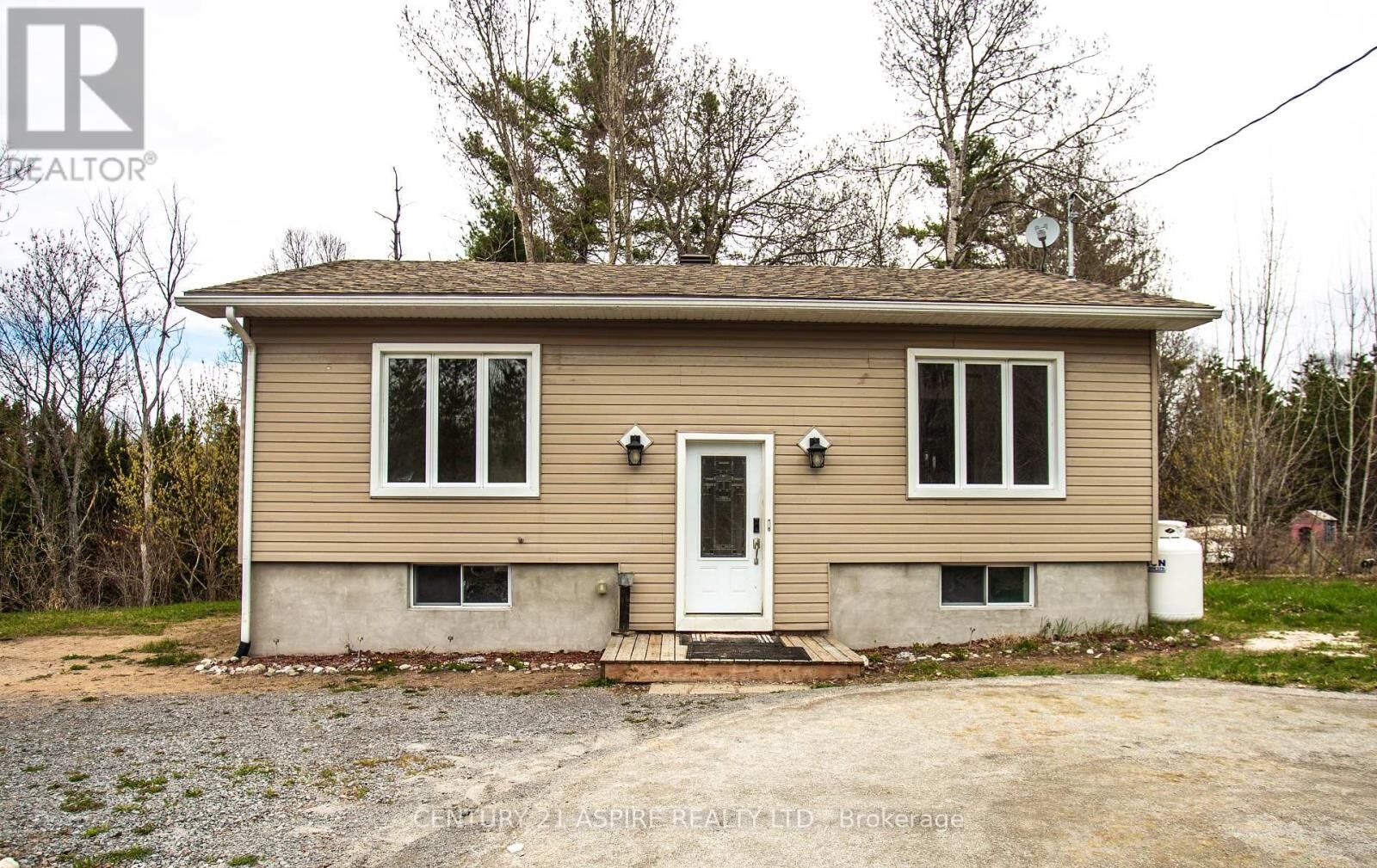 Property Photo:  84 Sandy Beach Road  ON K8A 6W8 