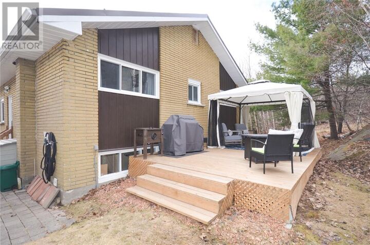 Property Photo:  895 Brookfield Avenue  ON P3A 4K3 