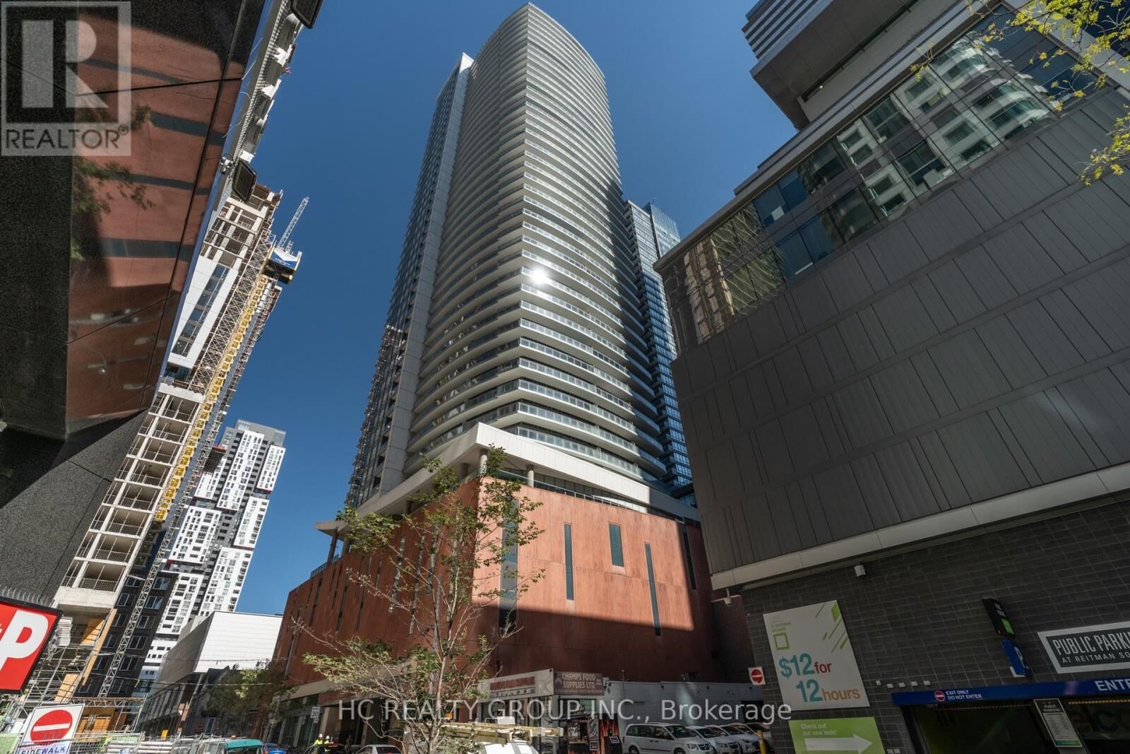 Property Photo:  21 Widmer Street 2710  ON M5V 0B8 